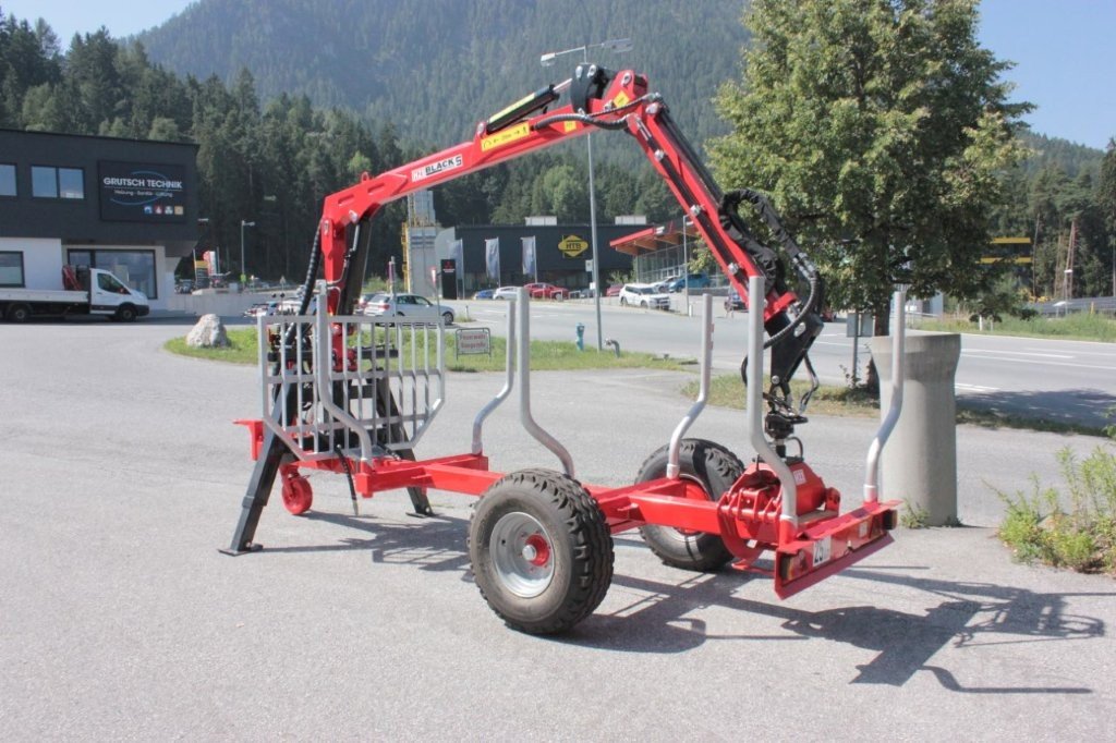 Rückewagen 5 Tonnen mit Forst-Teleskopkran 6m - 2.jpg