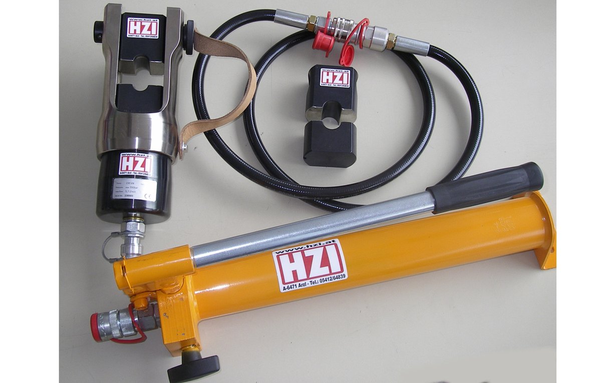 Mobile hydraulic crimping press