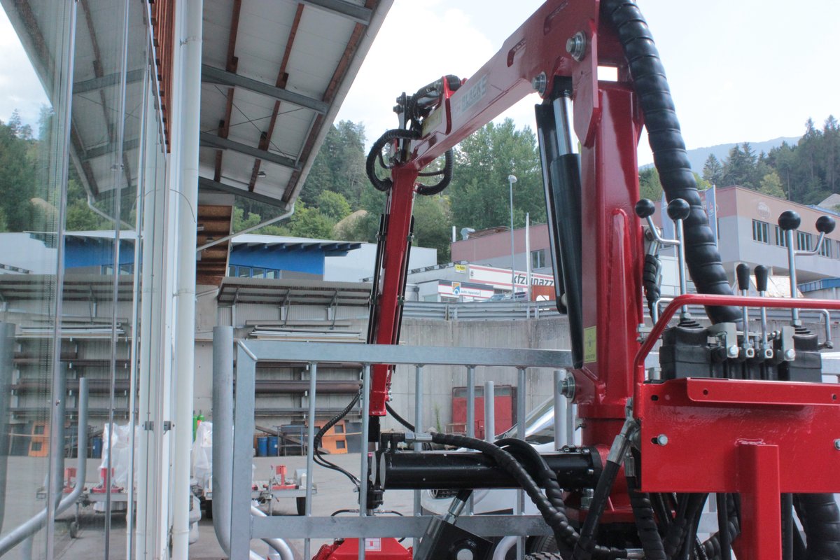 Forstkran BS-C5500A-26 Dreipunktabstützung